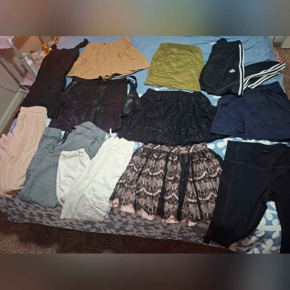 👗Lot Bundle Of 12 XS/S/M Bottoms Skirts, Shorts, Pants, & 1 Dress